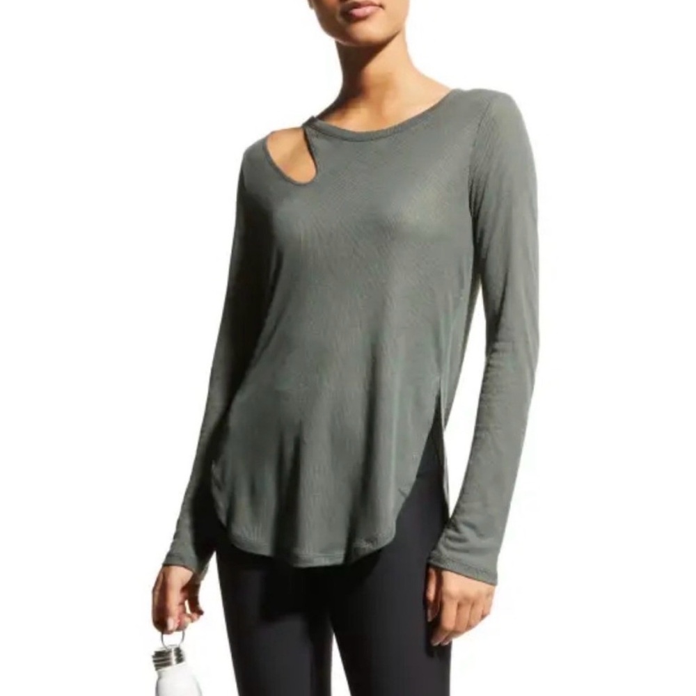 ALO Yoga Peak Cutout Long Sleeve Top in Dark Cactus